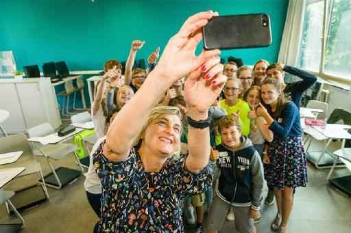 Crevits vraagt "dringend overleg" met Franstalige collega over paasvakantie