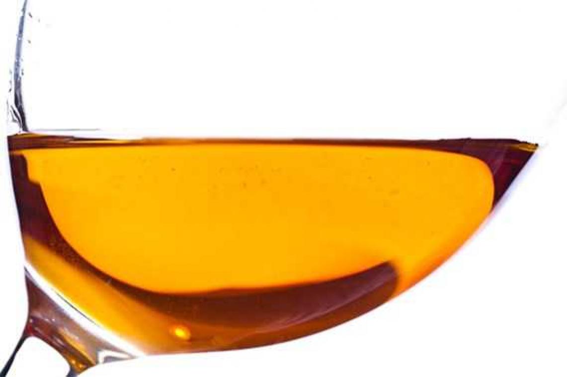 Vergeet rosé, hipsters drinken oranje wijn
