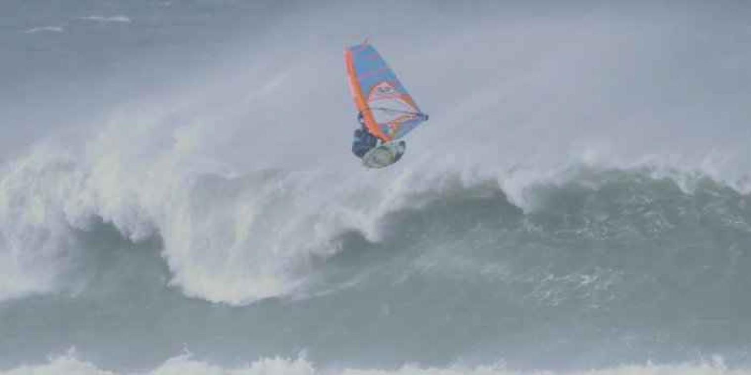 Windsurfers trotseren orkaan
