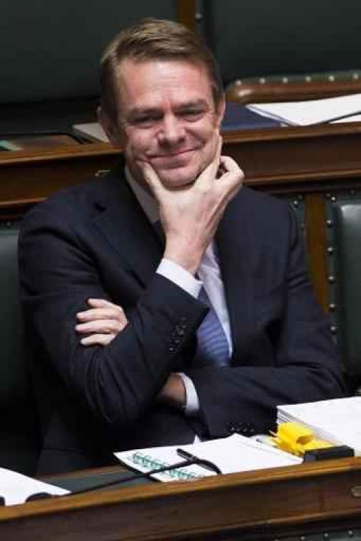 Tweet minister Wilmès wakkert communautair vuur bij Hendrik Bogaert aan