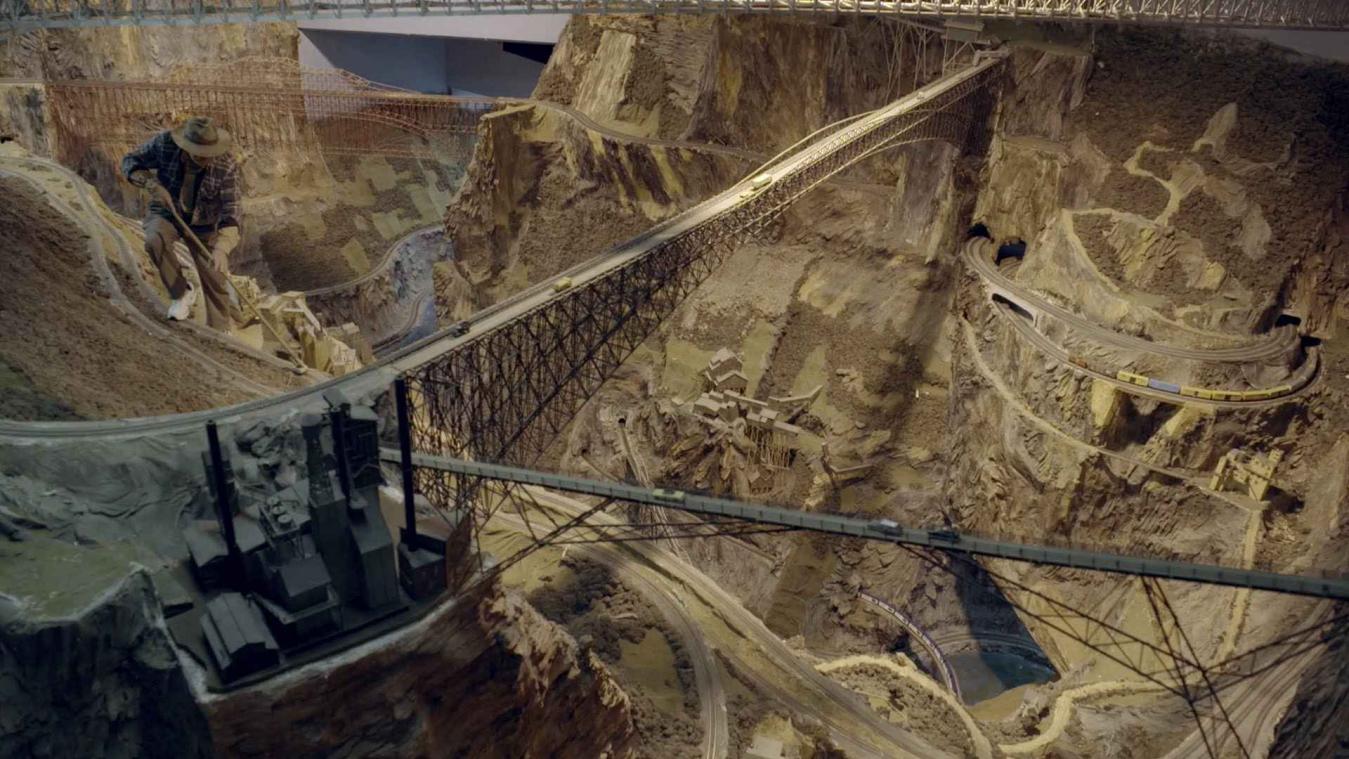 Een miniatuurspoorweg van 15 kilometer lang