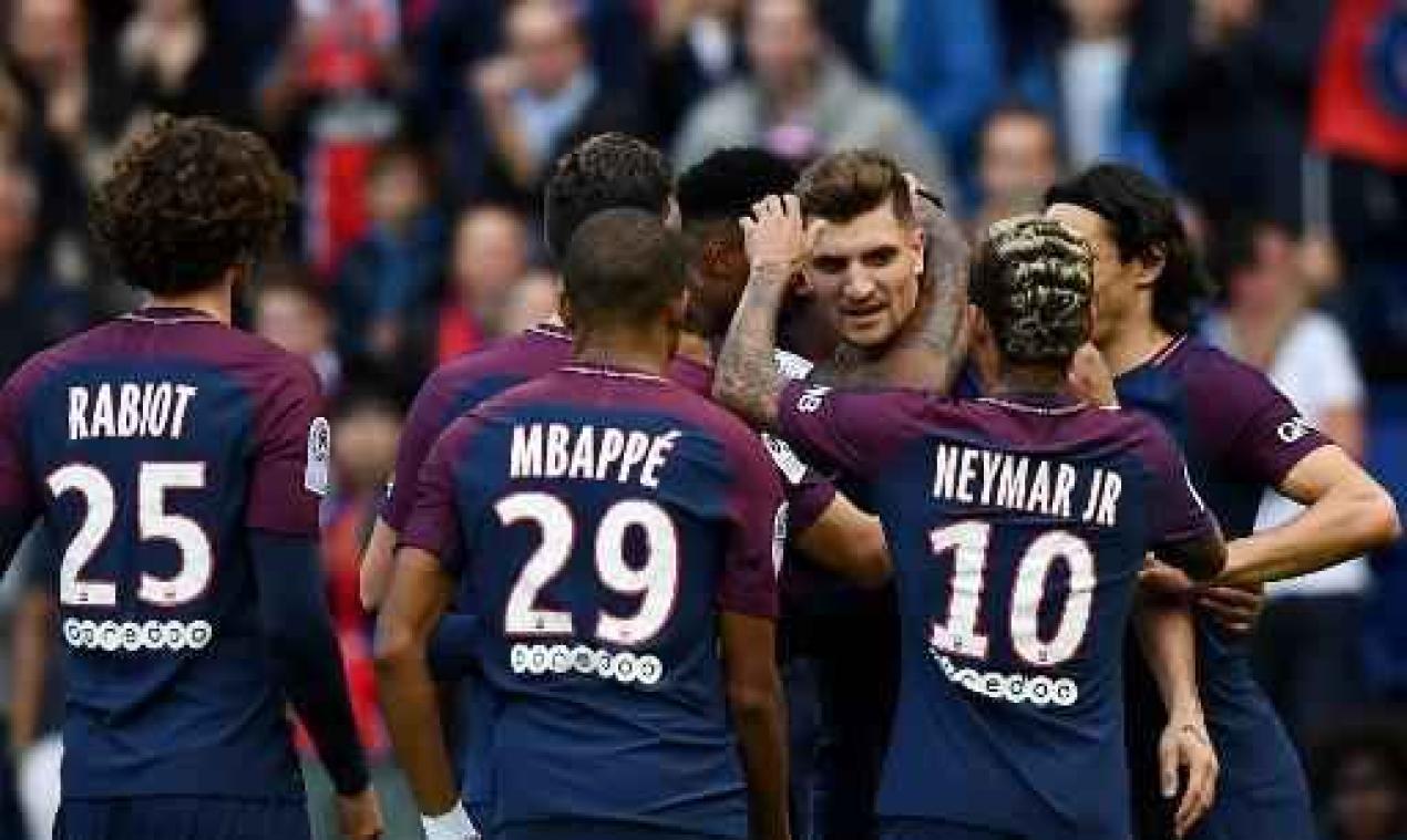 Belgen in het buitenland - PSG veegt de vloer aan met Bordeaux, Meunier scoort