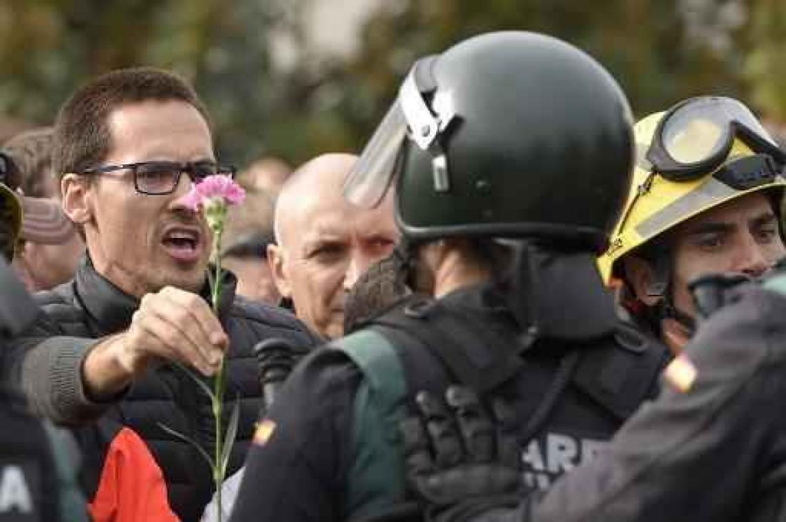 Referendum Catalonië - Al 38 mensen gewond door politiegeweld