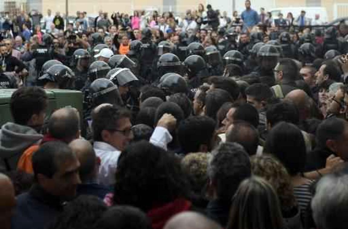 Referendum Catalonië - Elf agenten gewond