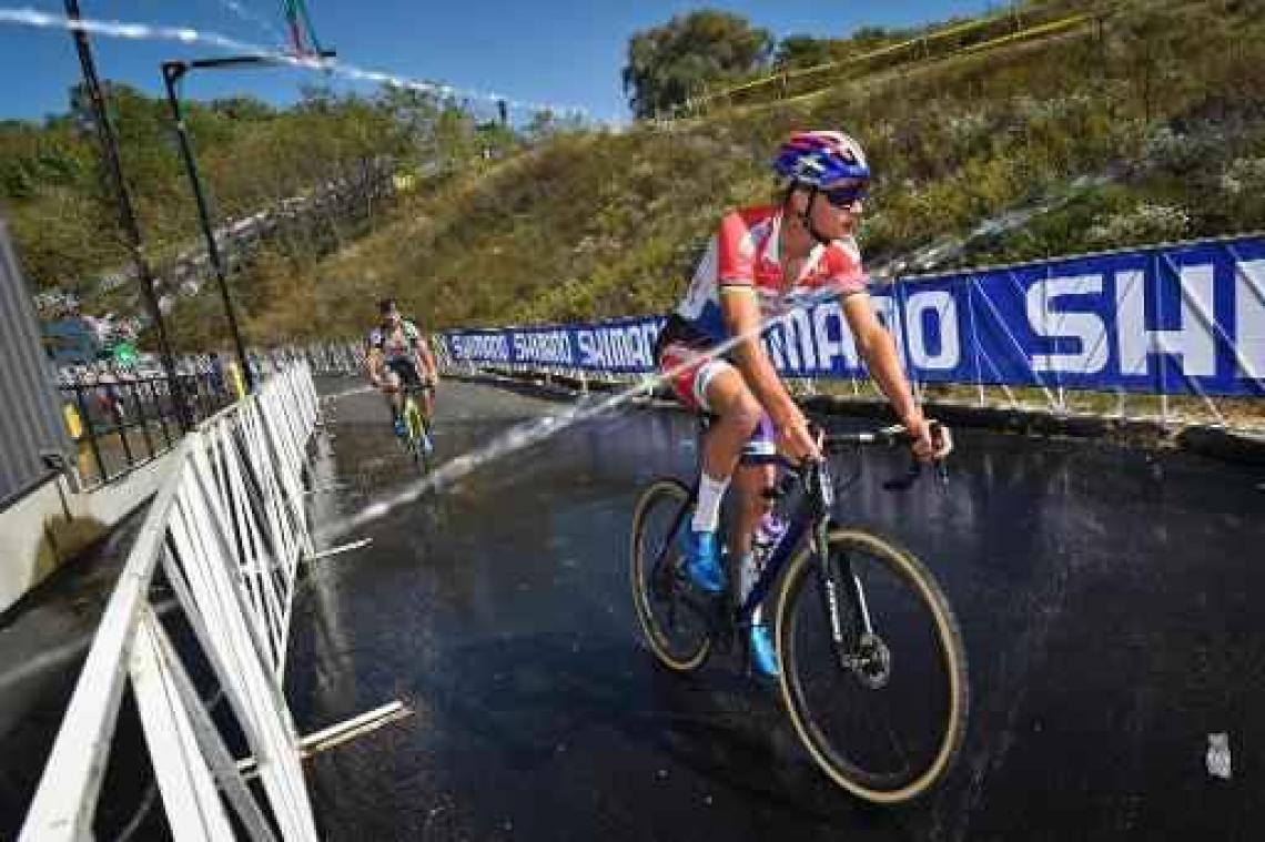 Superprestige Gieten - Mathieu van der Poel opent Superprestige met zege in Gieten