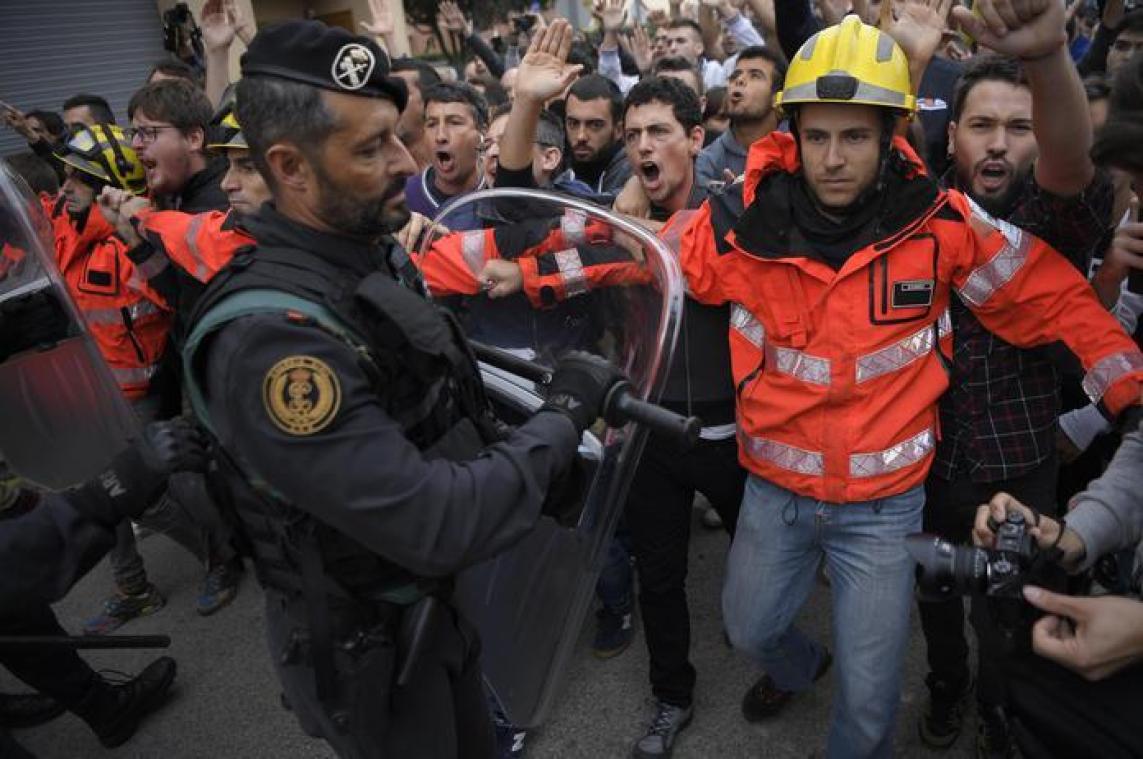 Spaanse politie pleegt geweld tegen burgers, 90% Catalanen wil onafhankelijkheid