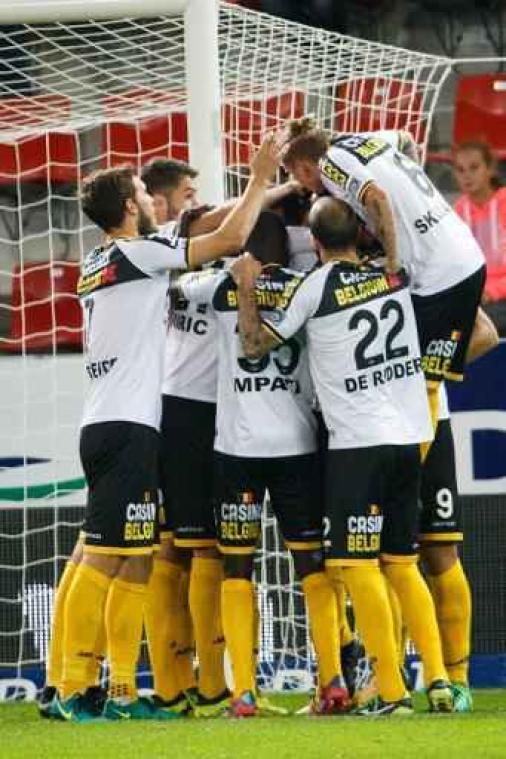 Jupiler Pro League - Lokeren pakt de volle buit in Waregem