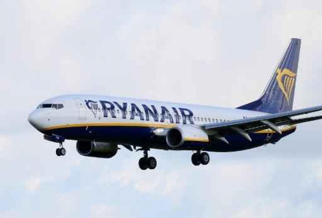 Eurocommissaris begroet terugbetaling of omboeking voor gedupeerde passagiers Ryanair