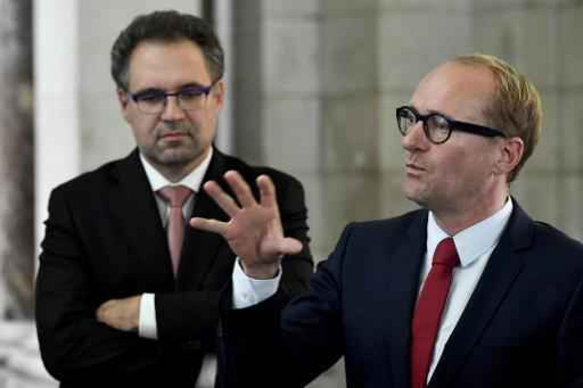 Antwerpse taxi's moeten tegen 2025 overschakelen op alternatieve energie