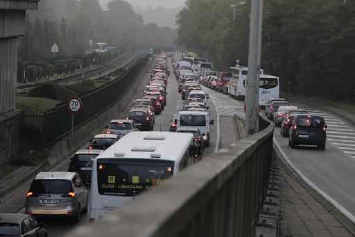 Zeer drukke ochtendspits op E411