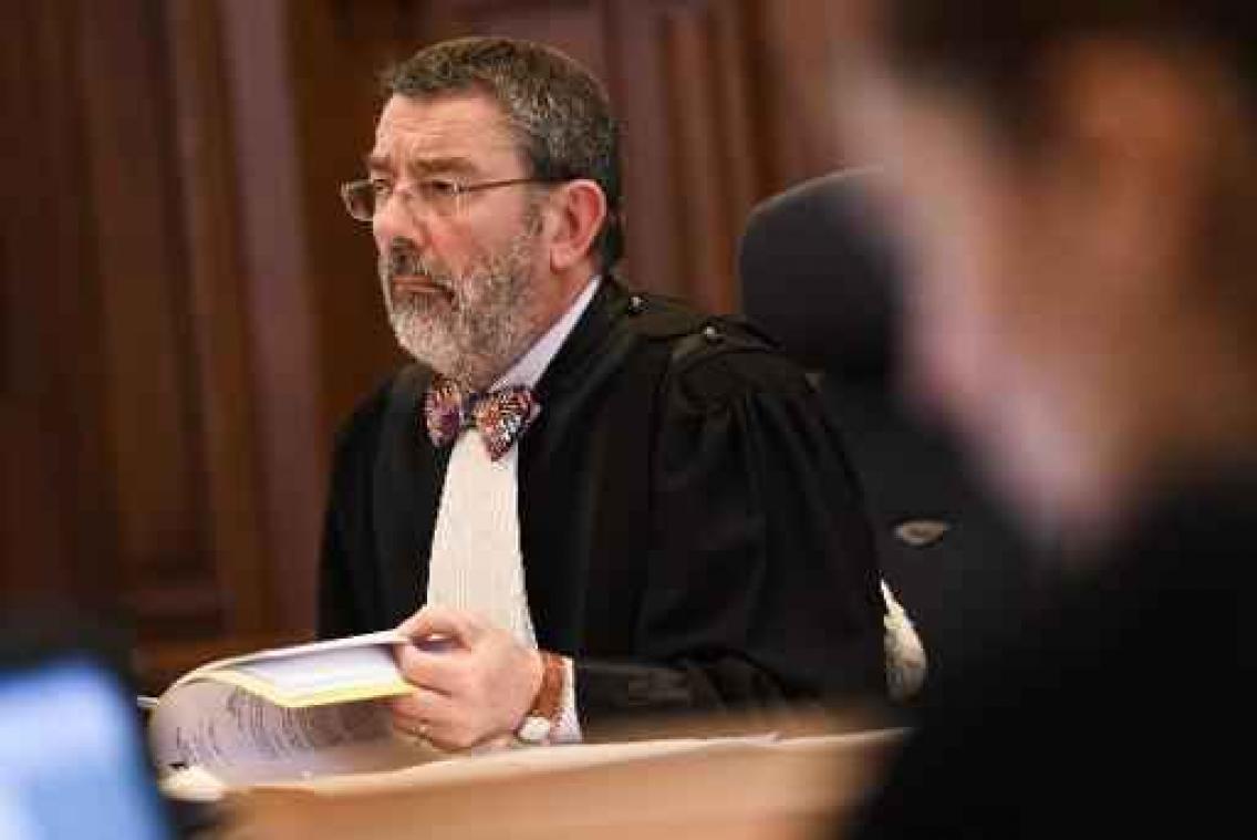Rechtbankvoorzitter Hennart laat griffie overtuigingsstukken sluiten