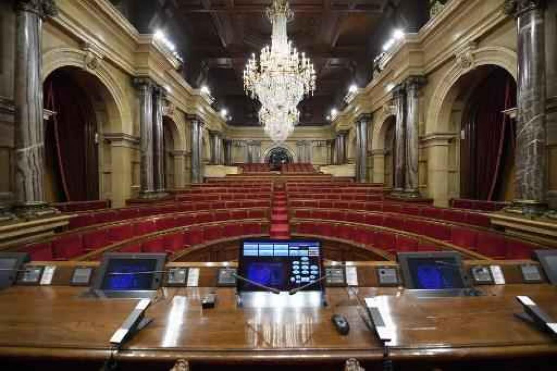 Madrid roept Puigdemont op "niets onomkeerbaars te ondernemen"