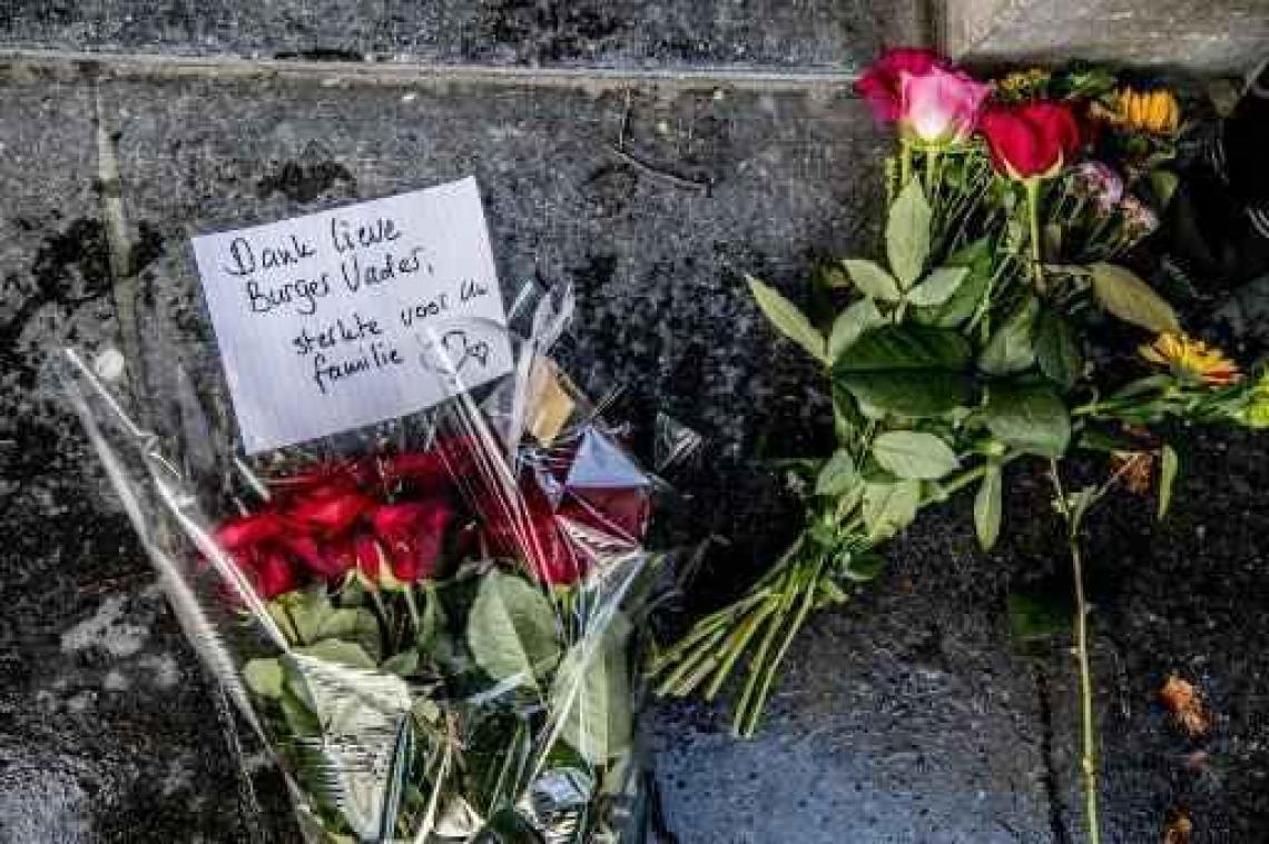 Duizenden Amsterdammers brengen laatste groet aan overleden burgemeester