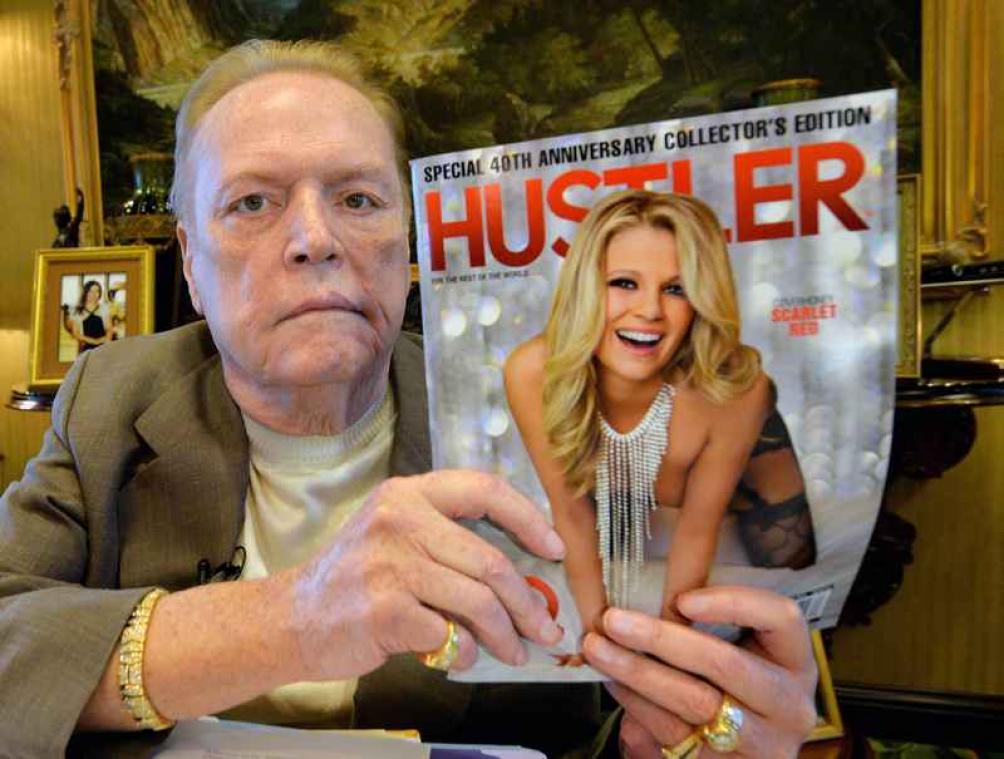 Pornobaas biedt tien miljoen dollar voor afzetting van Trump
