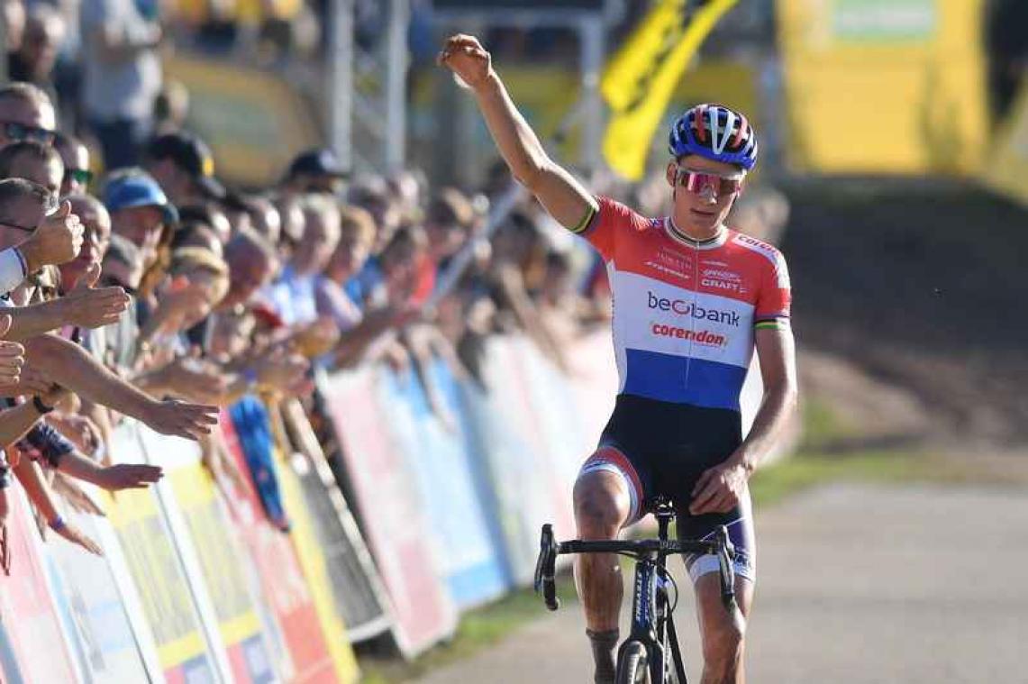 Van der Poel zet oppermacht in de verf