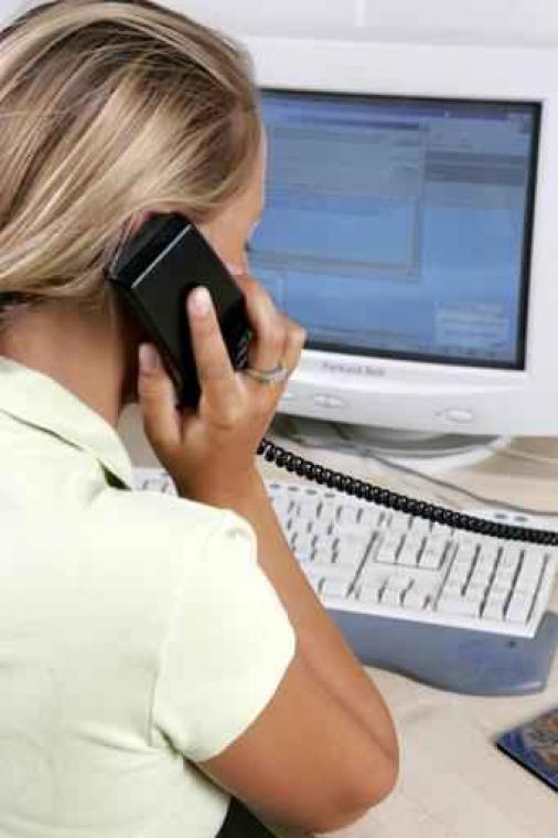 Eén op de drie federale ambtenaren werkt één dag per week thuis