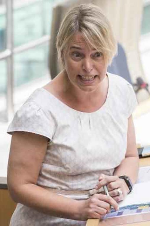 Schauvliege breekt elleboog bij fietsongeval