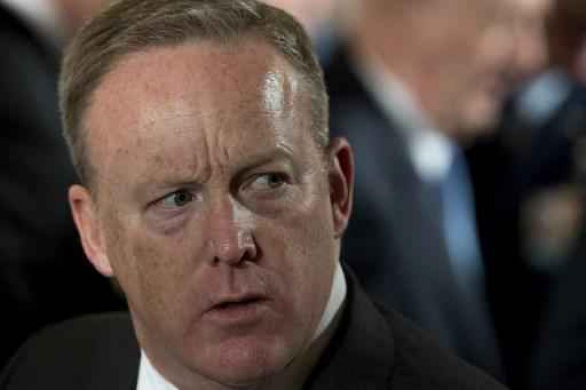 Sean Spicer ondervraagd door speciale aanklager over Russische inmenging