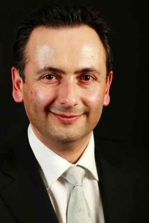 VTM raakt ongehinderd binnen in proefbank van grootste wapendepot van België