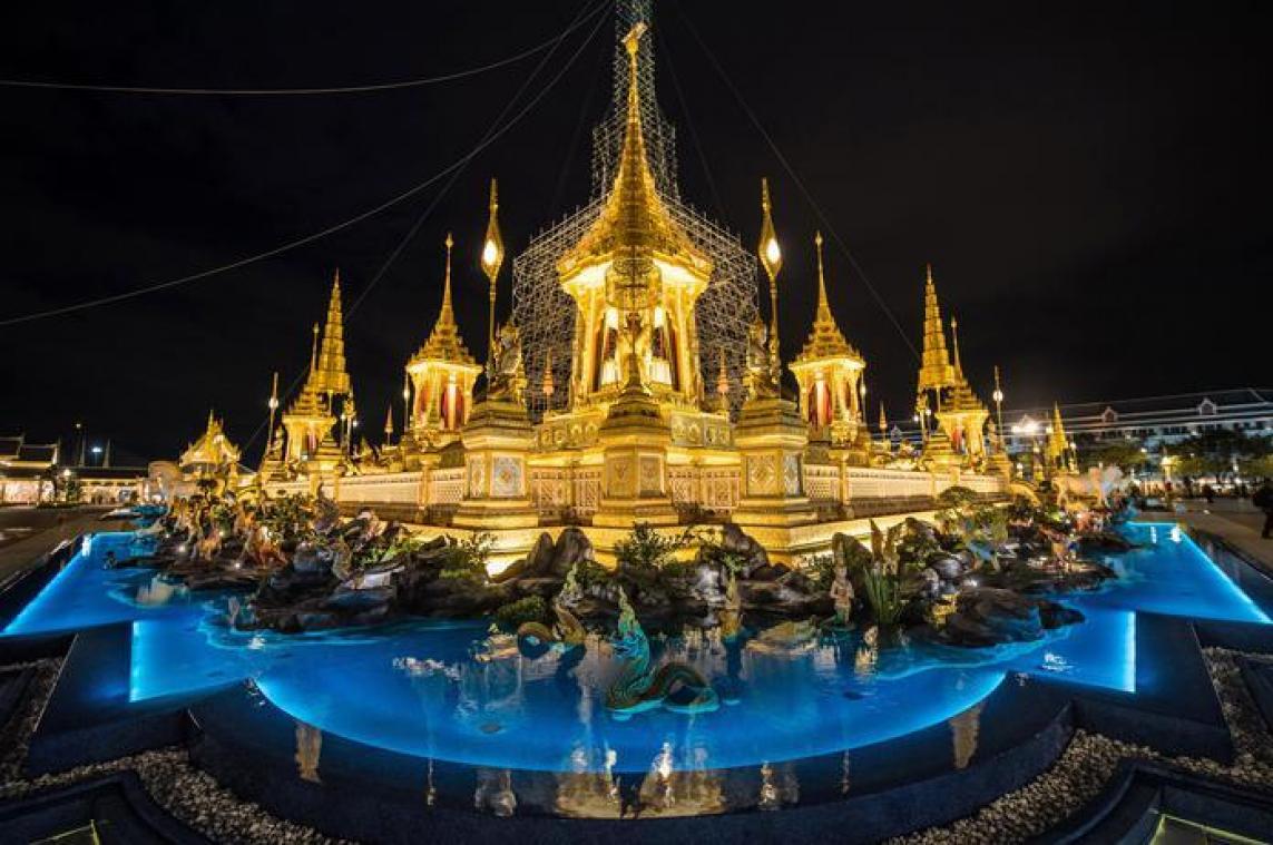 Thaise koning krijgt gouden brandstapel