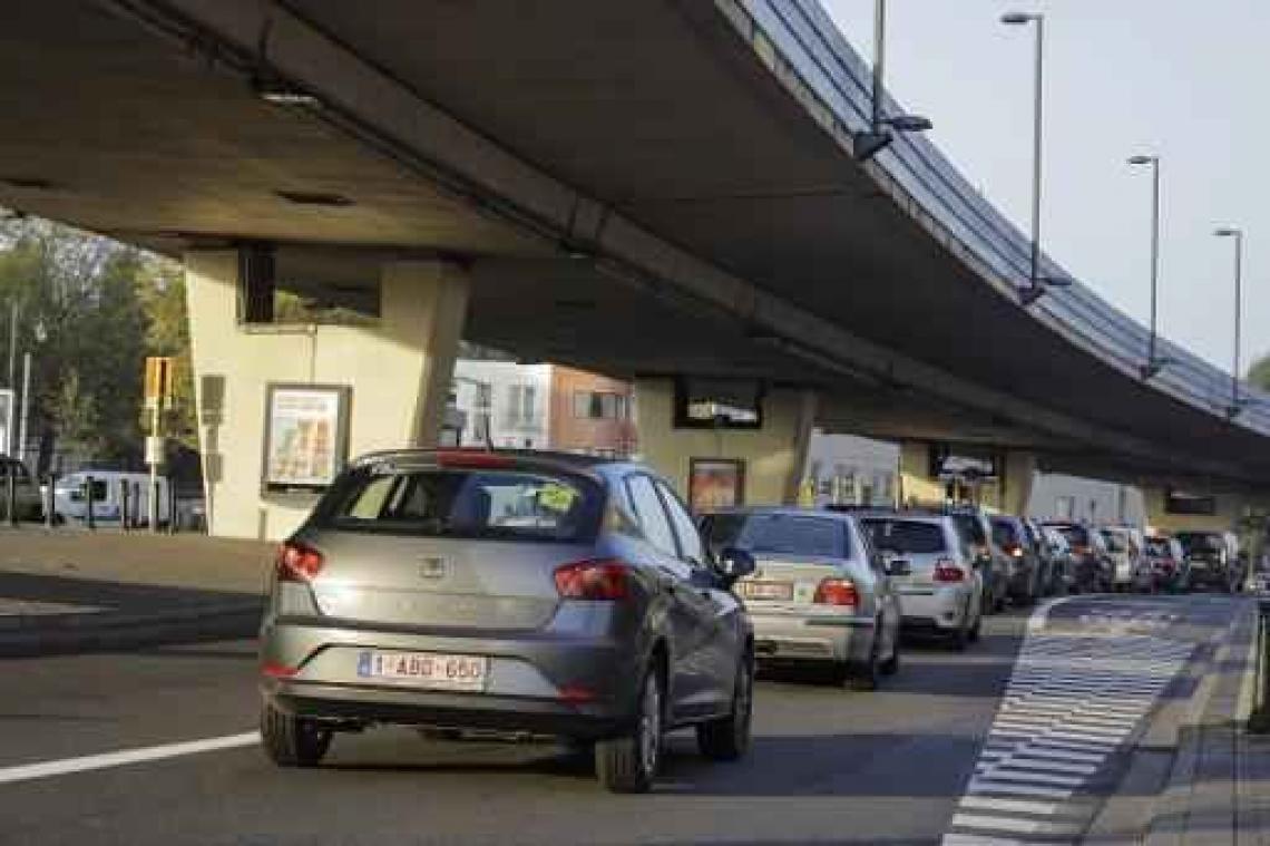 Veertig procent van Belgen gebruikt sluipwegen