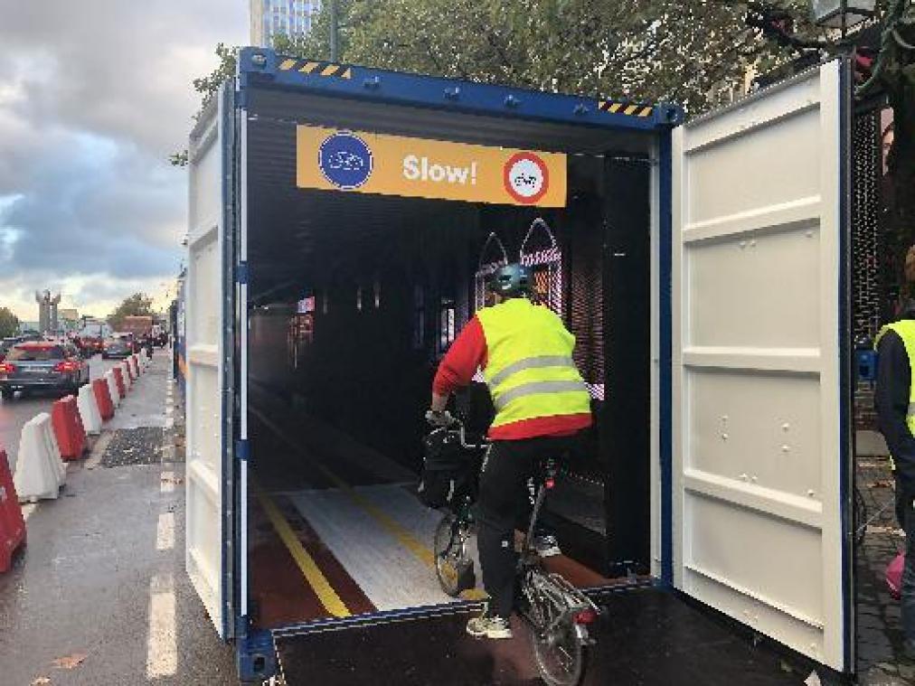 Interactieve Bike Light Lane moedigt Brusselse fietsers aan licht te gebruiken