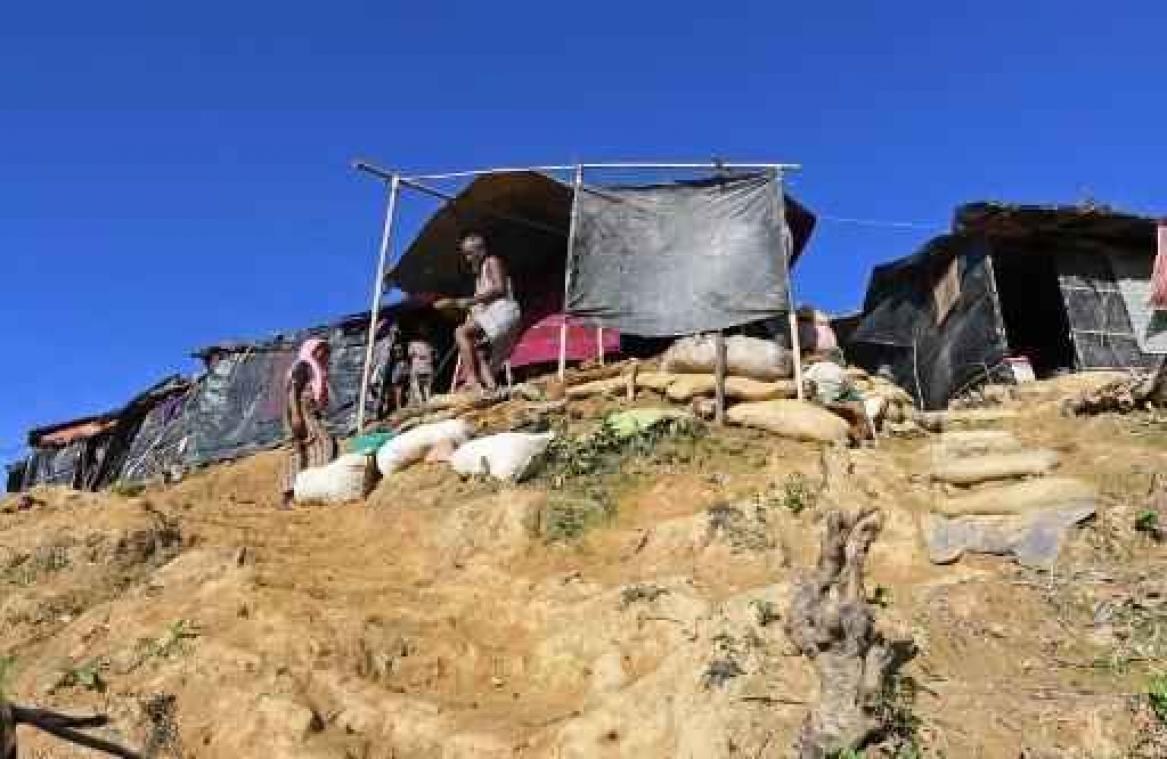 Meer dan 7.000 Rohingya die geblokkeerd waren overgebracht naar kampen