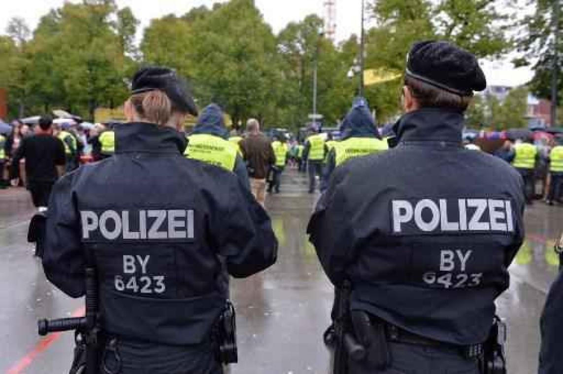 Verschillende gewonden bij mesaanval in München