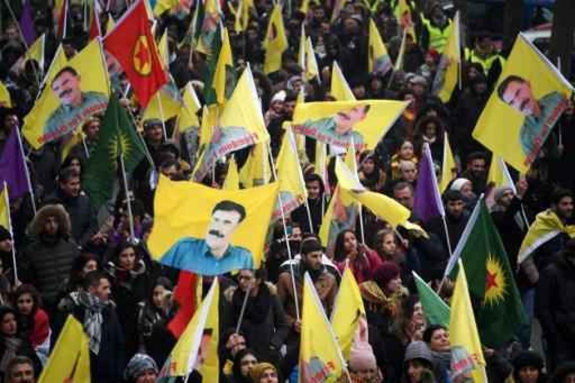 Tweehonderdtal Koerden betogen op Muntplein voor vrijlating Abdullah Öcalan