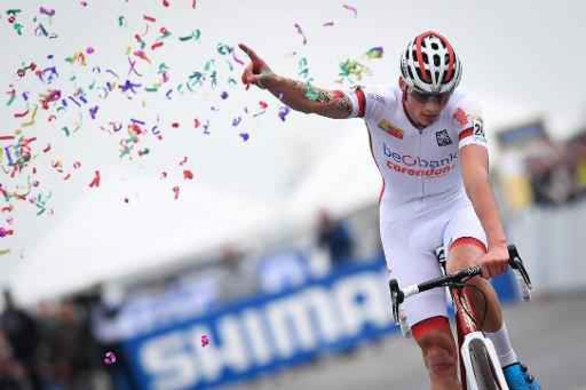 WB veldrijden - Negende zege voor Mathieu van der Poel