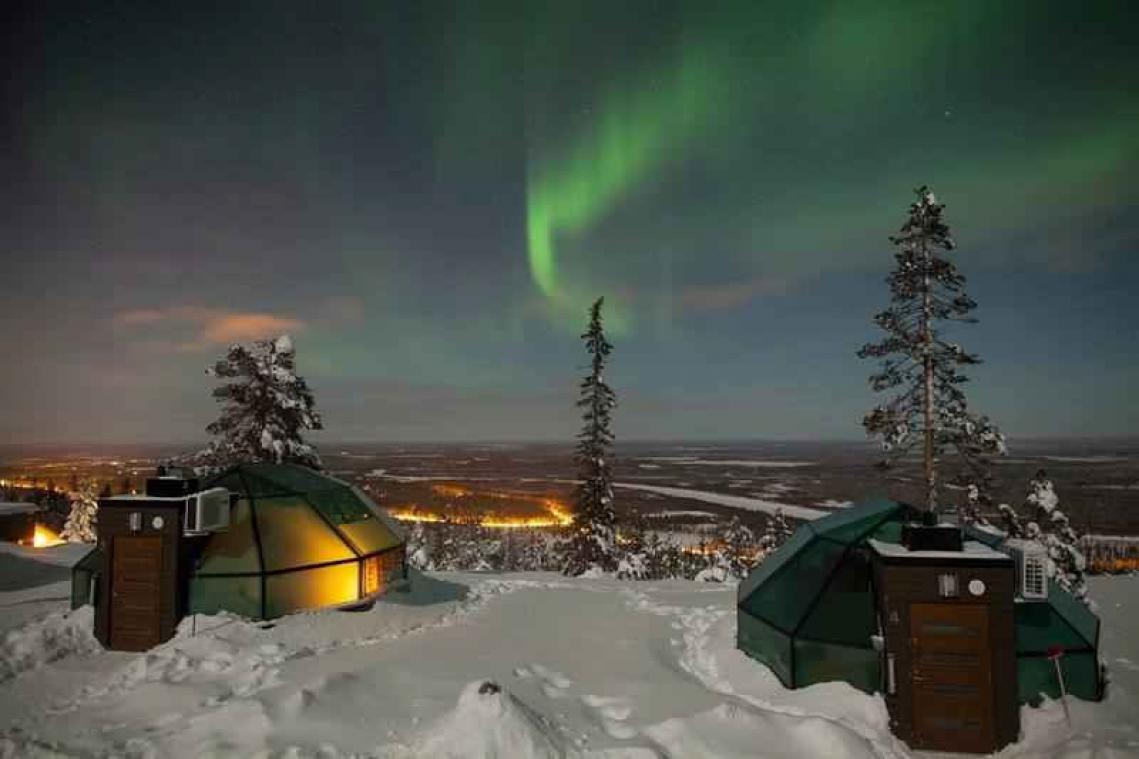 IN BEELD. Bewonder het noorderlicht vanuit een glazen iglo