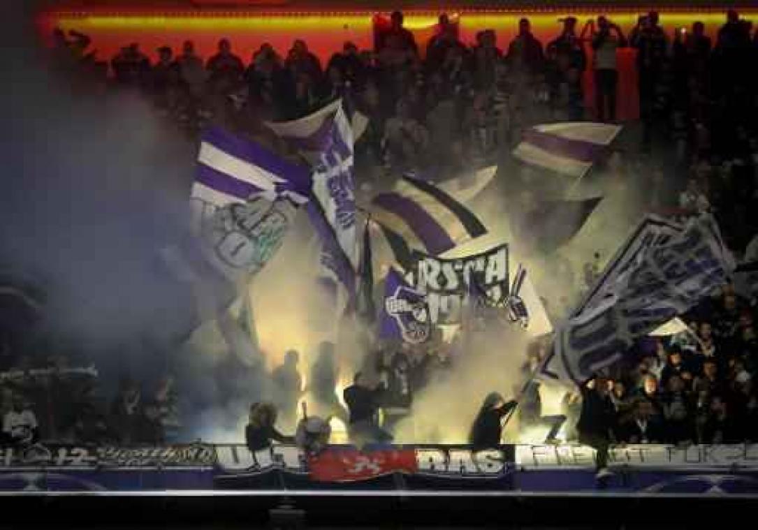 Anderlecht krijgt boete voor vuurwerk in Allianz Arena