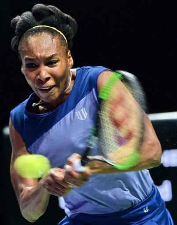 Venus Williams zet Jelena Ostapenko opzij