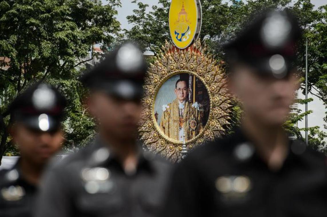 Thailand neemt jaar na zijn dood afscheid van Bhumibol