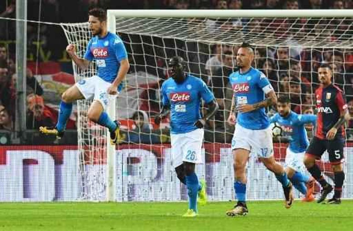 Belgen in het buitenland - Dries Mertens helpt Napoli met hattrick aan drie punten