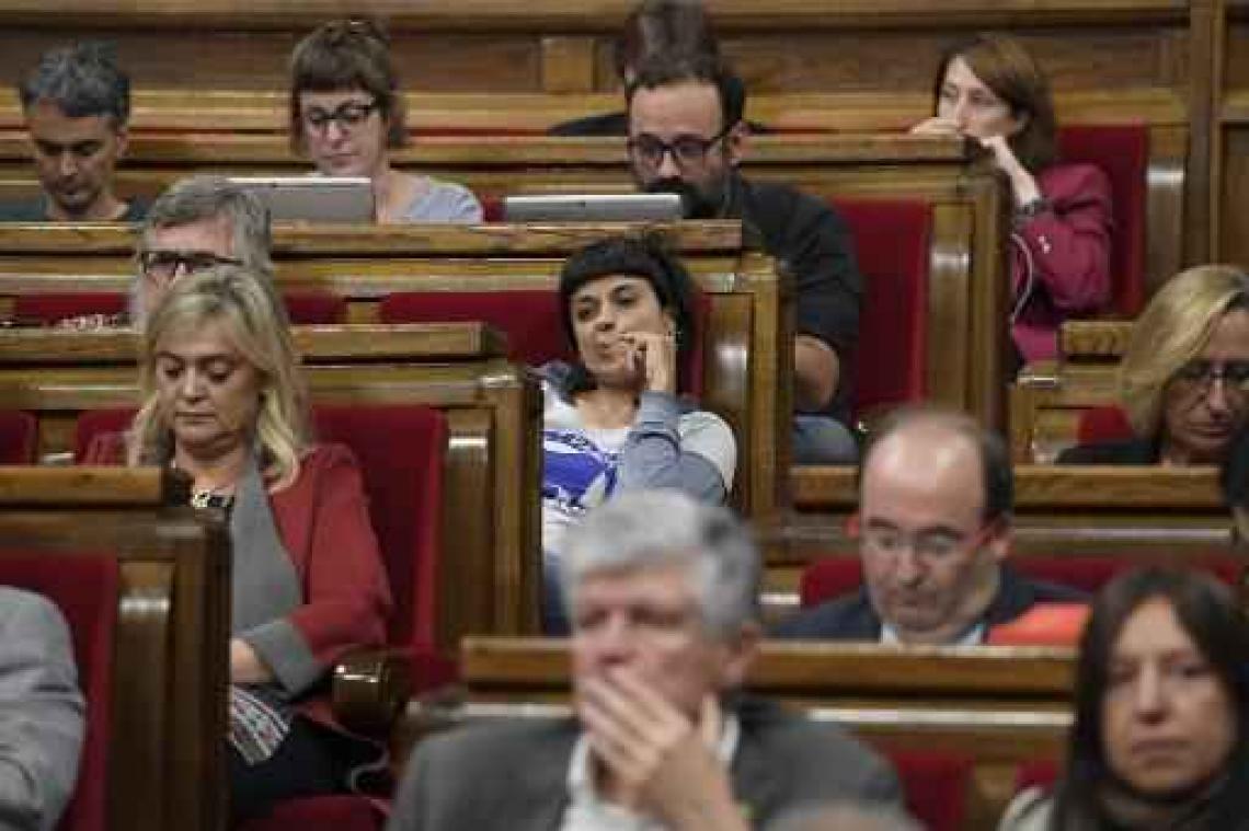 Crisis Catalonië - Oppositie smeekt Puigdemont toch verkiezingen uit te roepen