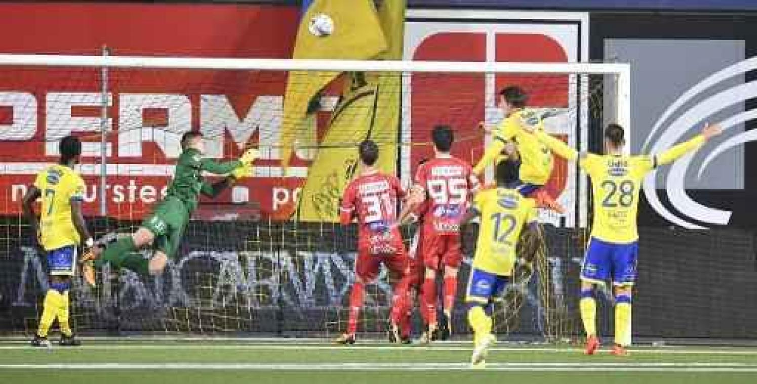 Jupiler Pro League - STVV wint in de extra tijd van Moeskroen en staat tweede