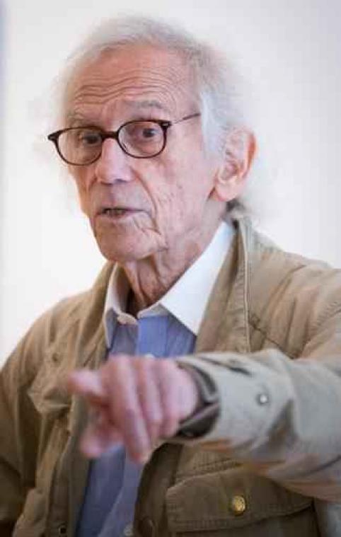 Inpakkunstenaar Christo eregast op kunstbeurs Brafa