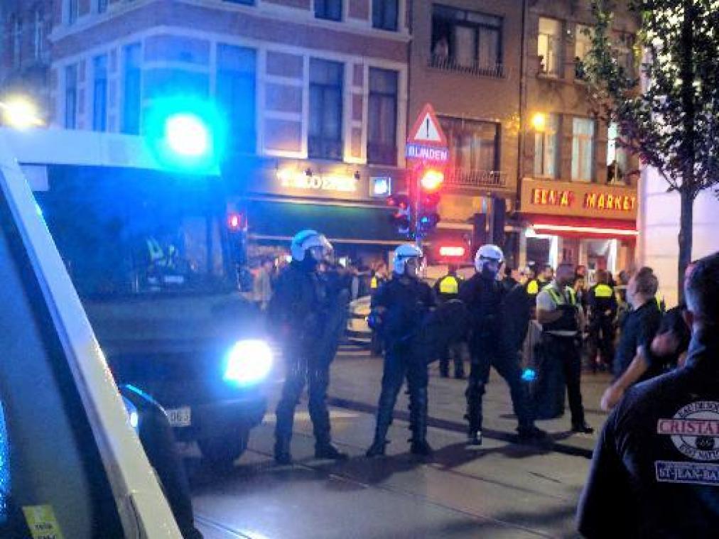 Vechtpartij Antwerpen: 7 gewonden, 41 personen bestuurlijk aangehouden
