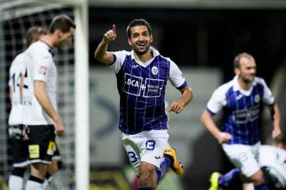 Proximus League - Beerschot Wilrijk wint makkelijk van Roeselare en zet OHL onder druk