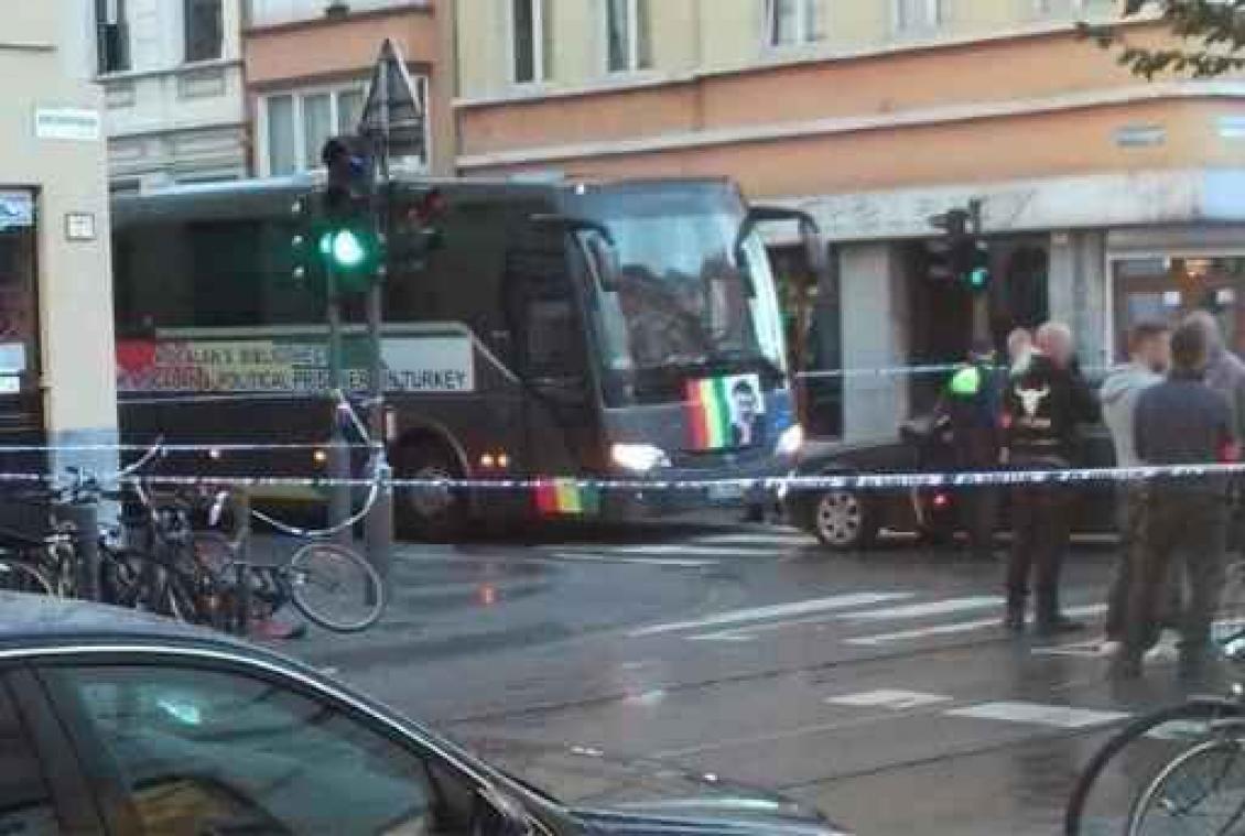 Vechtpartij Antwerpen - Eén persoon aangehouden wegens verboden wapendracht