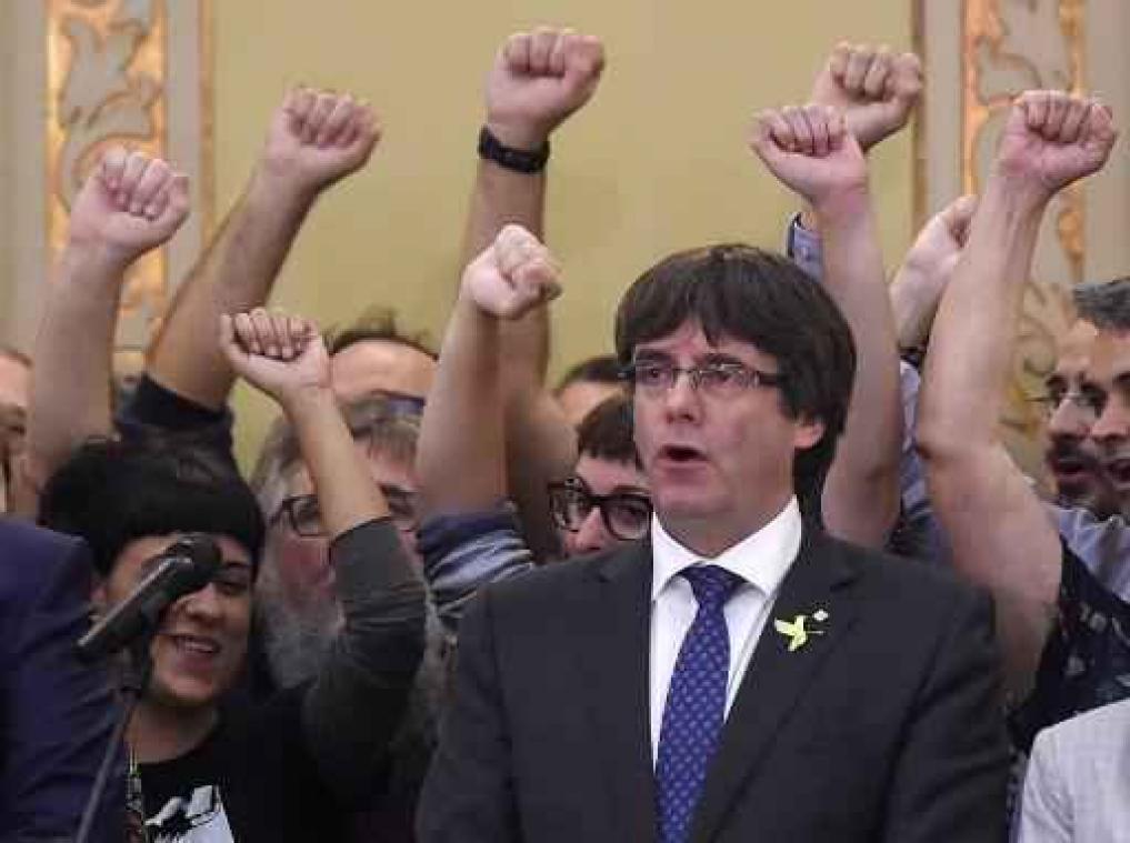 Afgezette Catalaanse minister-president Puigdemont roept tot "democratisch verzet" op