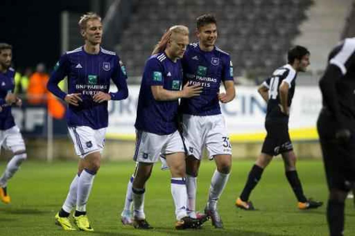 Jupiler Pro League - Anderlecht wint dankzij twee owngoals bij Eupen