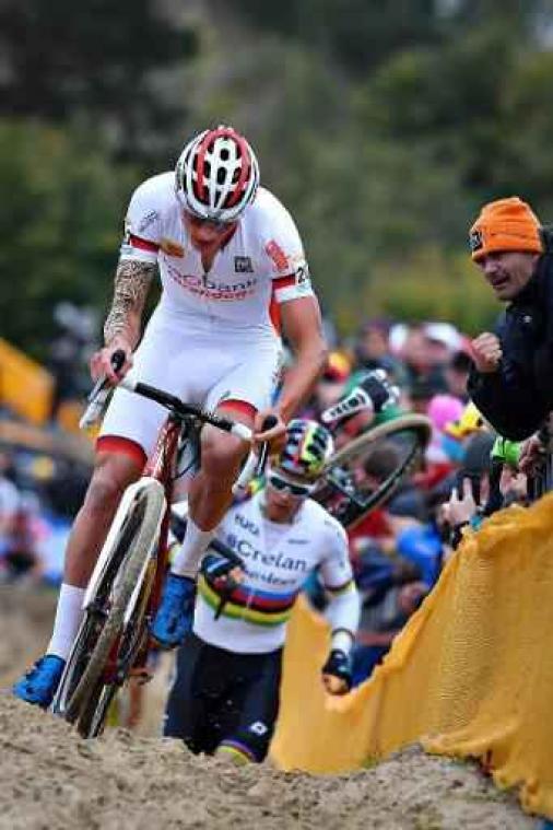 Mathieu van der Poel pakt elfde zege van het seizoen in Ruddervoorde