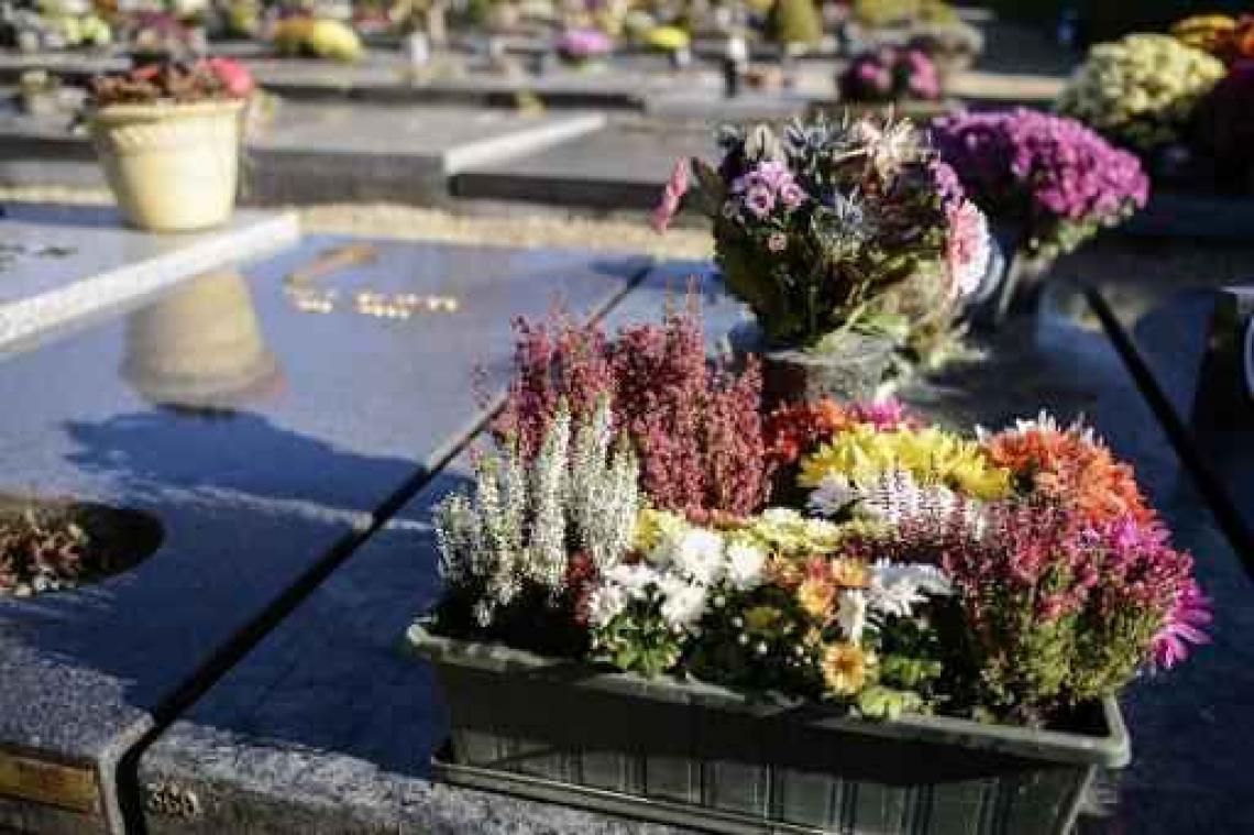 Muziek, poëzie en verhalen op begraafplaatsen in kwart Vlaamse gemeenten