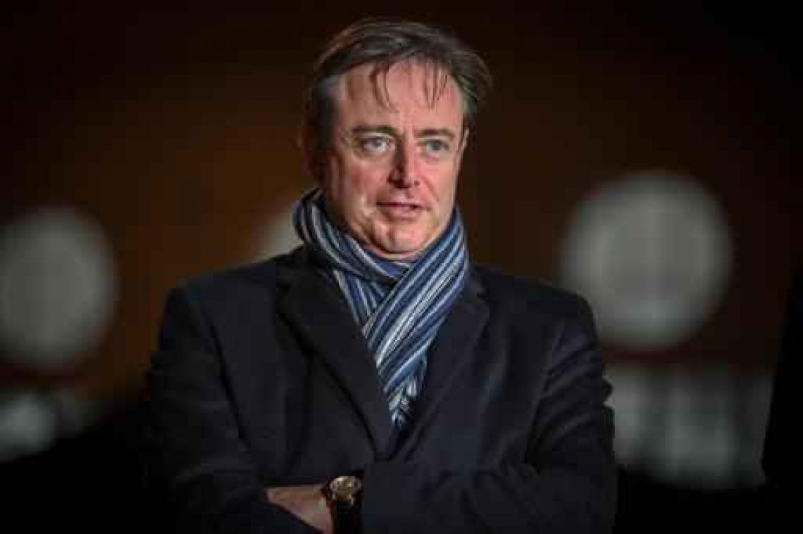 De Wever hoort van vertegenwoordigers "voorstellen om vreedzaam samenleven te versterken"