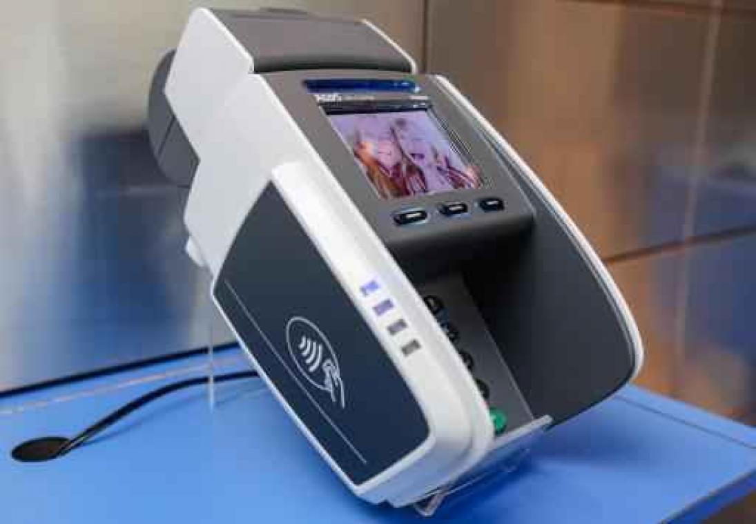 Test-Aankoop adviseert aluminiumpapier rond bankkaart als bescherming tegen fraudeurs