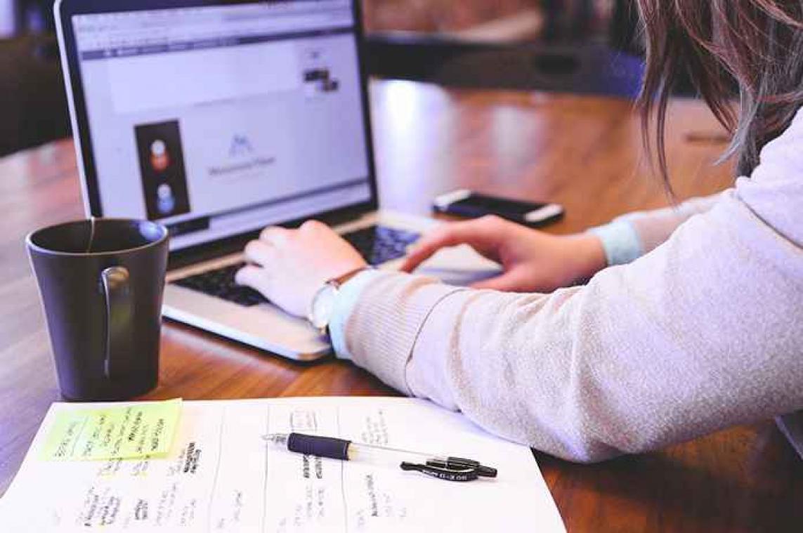 Belg spendeert jaarlijks twee werkweken aan paperassen