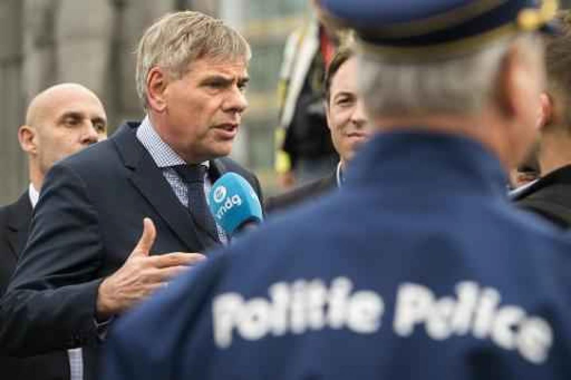 Dewinter tegengehouden aan grens van Molenbeek