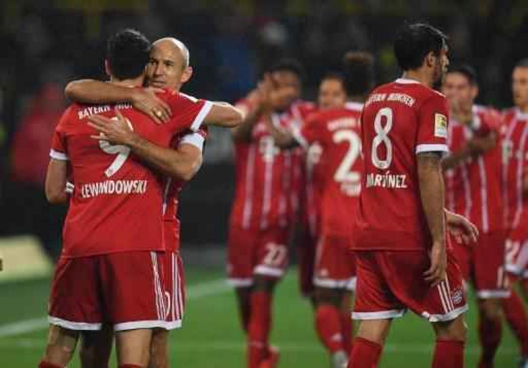 Bundesliga - Bayern deelt ferme tik uit aan Dortmund